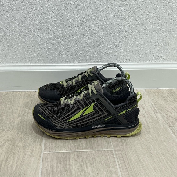 Altra Shoes Altra Timp 5 Trail Running Shoes Gray Foot Shape Gaiter